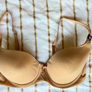 Brand new, with tags, VS 36D Body by Victoria Lightly Lined Smooth Demi Bra